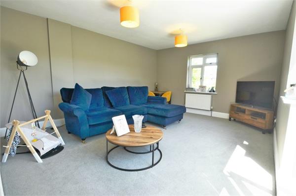 Dawlish Court, Daws Lane